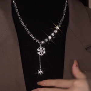 Micro-set Zircon Snowflake Pendant Necklace - Ceejaies